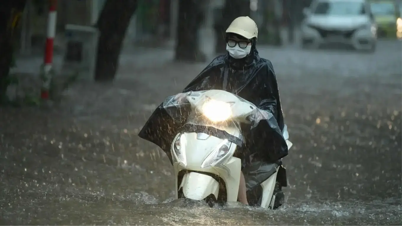 Lưu ý kiểm tra xe máy sau khi đi qua vùng ngập nước